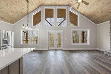 Escape to Lake Hartwell in this thoughtfully designed new - photo 6