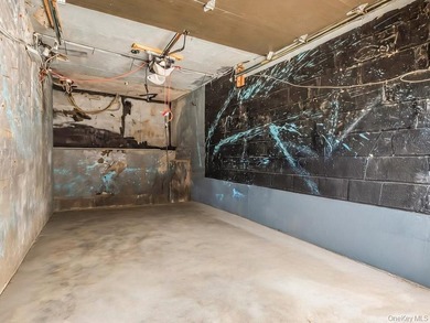 Great Opportunity! Newly Renovated Legal 2 family house with a - photo 18