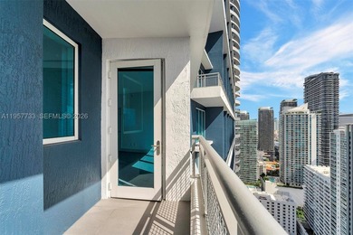 Spectacular 2 level corner unit, with double high ceiling 3 bed - photo 25