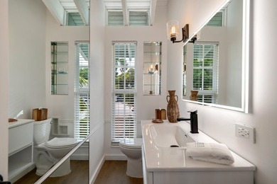 Charming oceanfront cottage located in the historic district of - photo 42