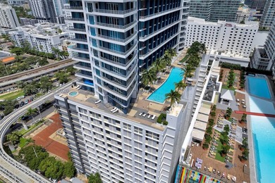 Spectacular 2 level corner unit, with double high ceiling 3 bed - photo 49