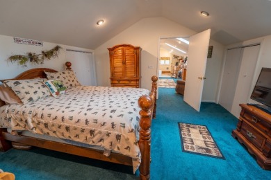 Stunning, Direct Lakeside Home w/4 Car Garage - photo 29