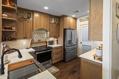 Experience Lakefront Living at Harbor Crest on Douglas Lake! - photo 15