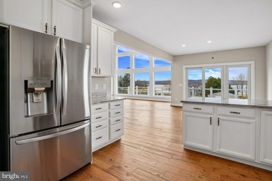 3 Finished Level Custom-built home with absolutely stunning - photo 17