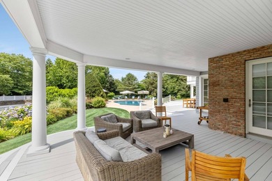 Deep South of the Highway in Sagaponack, half a mile from the - photo 9
