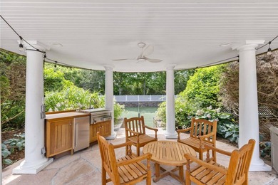 Deep South of the Highway in Sagaponack, half a mile from the - photo 10
