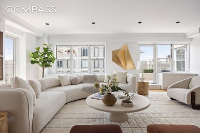 Graciously scaled and filled with natural light, Residence 17A - photo 3