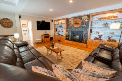 Stunning, Direct Lakeside Home w/4 Car Garage - photo 17