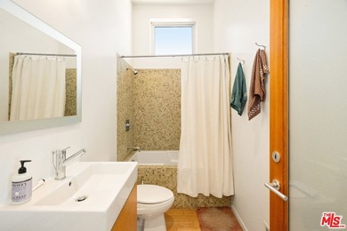 A rare opportunity to own a true piece of Venice history, 120 & - photo 13