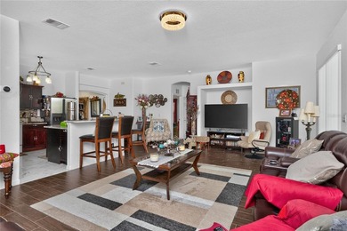 Welcome home to this beautifully designed 3+ bedroom residence - photo 13