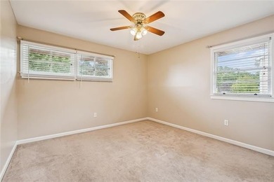 Gorgeous & well-maintained property awaits new owner! Charming - photo 16