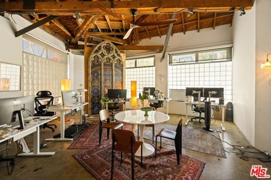 A rare opportunity to own a true piece of Venice history, 120 & - photo 17