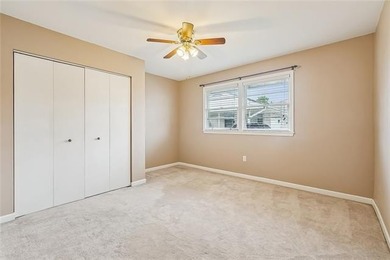 Gorgeous & well-maintained property awaits new owner! Charming - photo 17