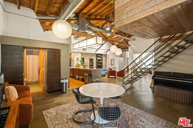 A rare opportunity to own a true piece of Venice history, 120 & - photo 19