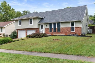 Lakewood Lakes Home Sale Pending in Lees Summit Missouri