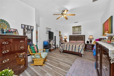 Welcome home to this beautifully designed 3+ bedroom residence - photo 22