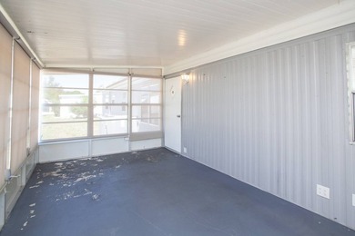 Open floor plan kitchen. With a combined separate dining area - photo 22