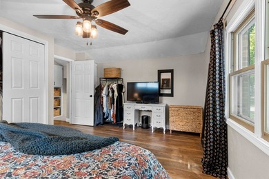 This completely updated 2 Bedroom has so much to offer! The main - photo 26