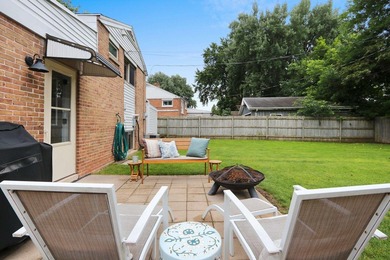 This completely updated 2 Bedroom has so much to offer! The main - photo 30