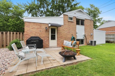 This completely updated 2 Bedroom has so much to offer! The main - photo 31