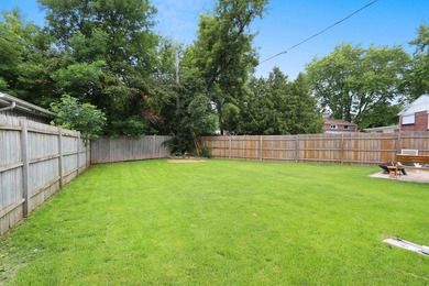 This completely updated 2 Bedroom has so much to offer! The main - photo 33