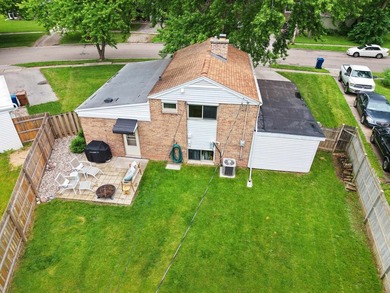This completely updated 2 Bedroom has so much to offer! The main - photo 35