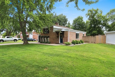 This completely updated 2 Bedroom has so much to offer! The main - photo 37