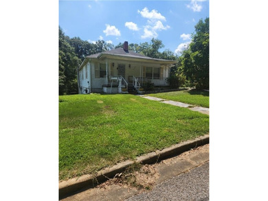 Lake Tuskegee Home For Sale in Tuskegee Alabama