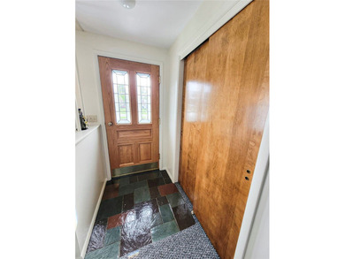 Welcome home to this meticulously maintained charmer! This home - photo 4