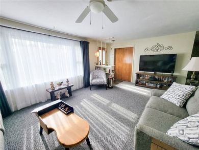 Welcome home to this meticulously maintained charmer! This home - photo 7