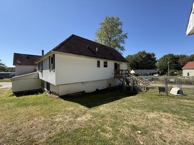 Affordable & Well-Maintained 3-Unit - Ideal for an - photo 6
