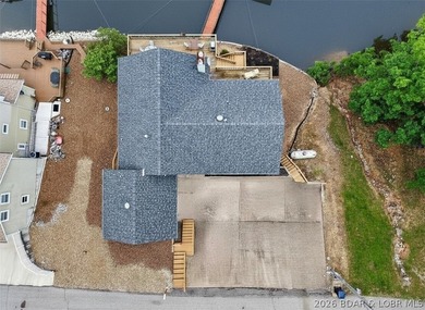 This property offers calm waters, 3 to 4 bedrooms, 3 full baths - photo 11