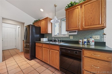 This property offers calm waters, 3 to 4 bedrooms, 3 full baths - photo 23