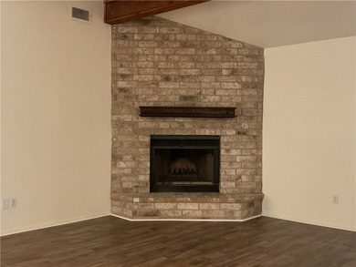 Move-In Ready! Charming 3-bedroom, 2-bath, 2-car garage home - photo 2