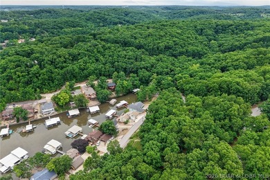 This property offers calm waters, 3 to 4 bedrooms, 3 full baths - photo 39