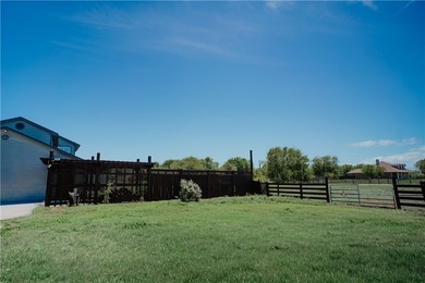 Country living meets modern efficiency at 6971 Buddy Ganem Drive - photo 2