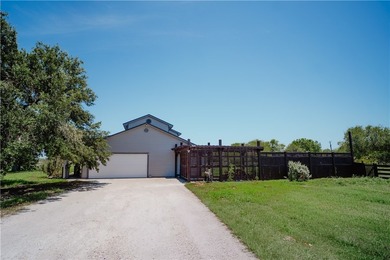 Country living meets modern efficiency at 6971 Buddy Ganem Drive - photo 5