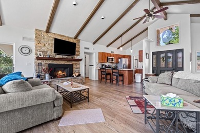 Welcome to this beautifully maintained home in the desirable - photo 6