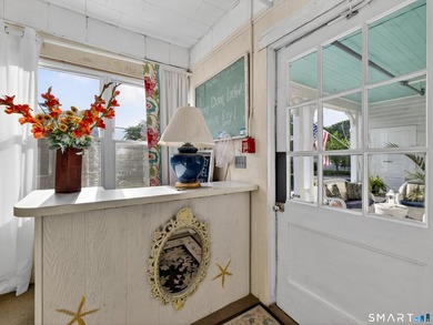 Located in the heart of New London's historic seaside district - photo 7