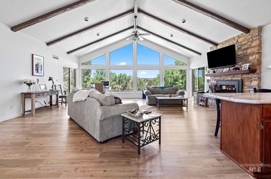 Welcome to this beautifully maintained home in the desirable - photo 7