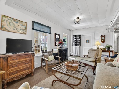 Located in the heart of New London's historic seaside district - photo 9