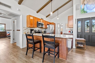 Welcome to this beautifully maintained home in the desirable - photo 9