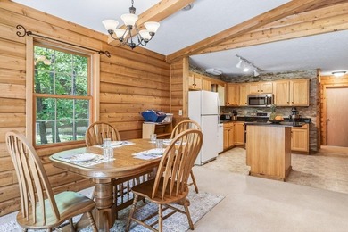 Nestled in the heart of Massanutten, this charming cabin offers - photo 4