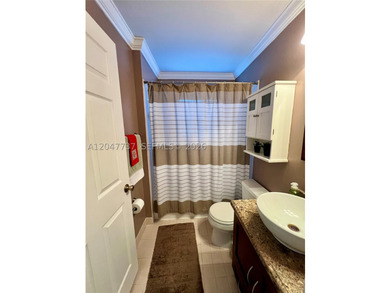 Beautifully maintained 3 bedroom 2 bath single family home in - photo 13