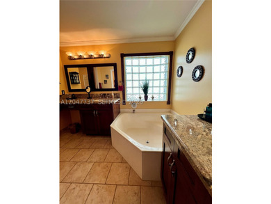 Beautifully maintained 3 bedroom 2 bath single family home in - photo 17