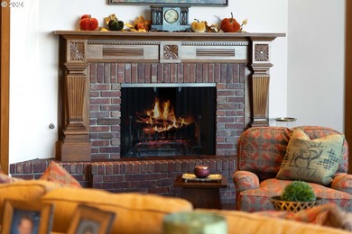 Discover the ULTIMATE BLEND of WATERFRONT LUXURY and EQUESTRIAN - photo 17