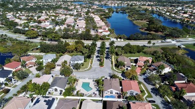 Beautifully maintained 3 bedroom 2 bath single family home in - photo 26