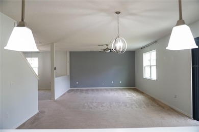 Price reduced! Seller motivated. Spacious 5 bedroom 3 bath home - photo 3
