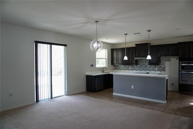 Price reduced! Seller motivated. Spacious 5 bedroom 3 bath home - photo 5