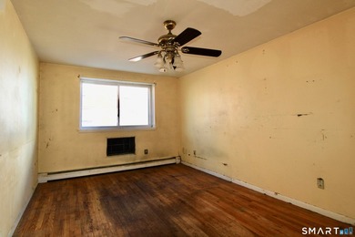 Endless possibilities in this 3 room 1 Bed condo located in East - photo 7